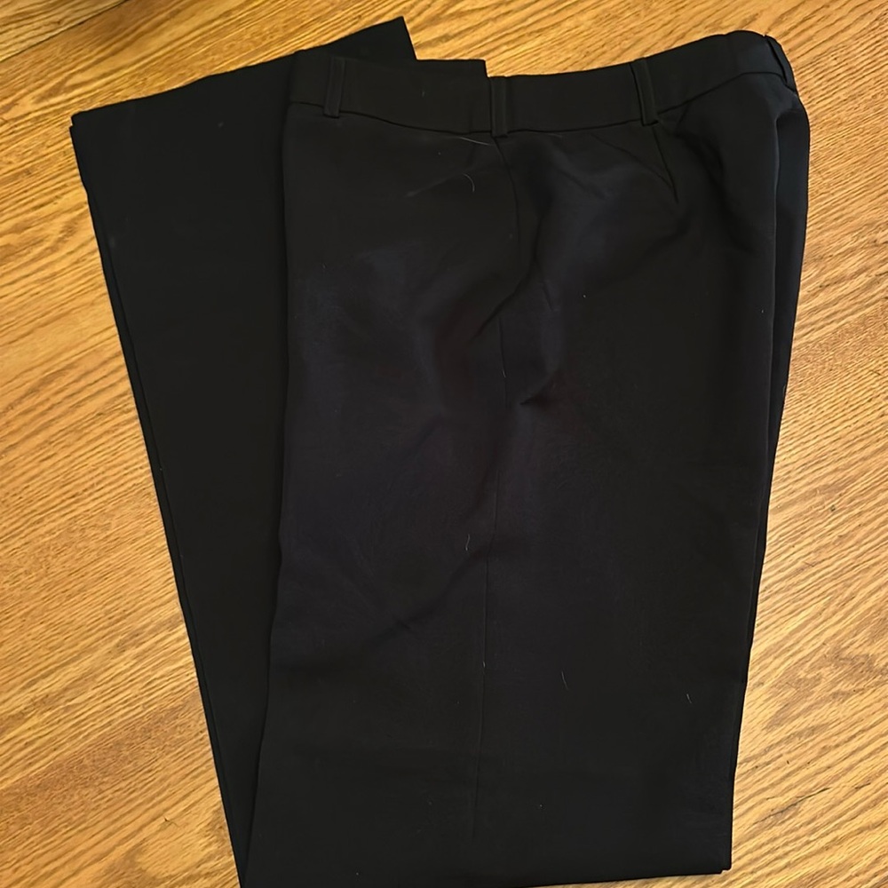 Pants black flare no pockets Sz Waist 28 length 31 Sz 6